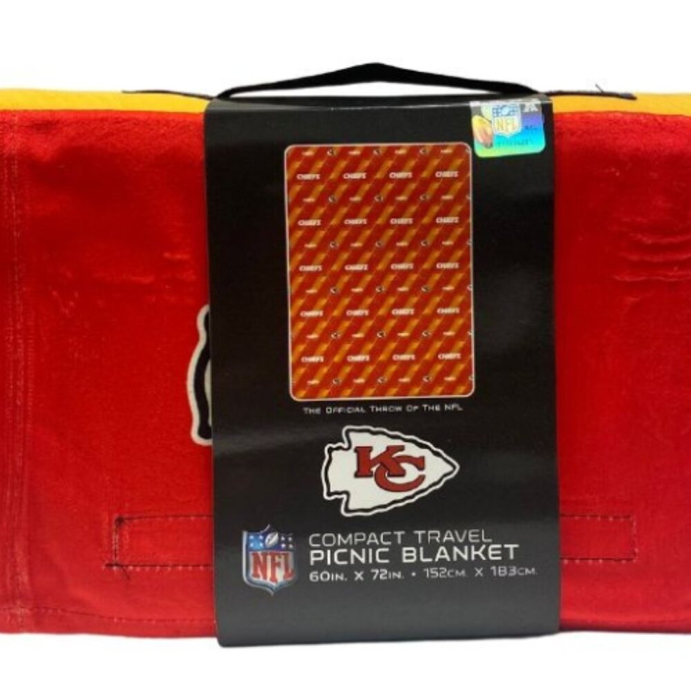 KANSAS CITY CHIEFS BLANKETS - OVERSIZED PICNIC TRAVEL BLANKET - 60"X72"